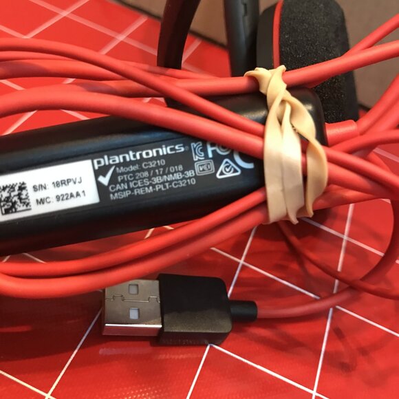 Plantronics Blackwire C3210 USB Headset - Picture 6 of 7